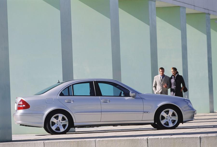  Mercedes-Benz E-Class 2002 года  (фото 380 из 448)